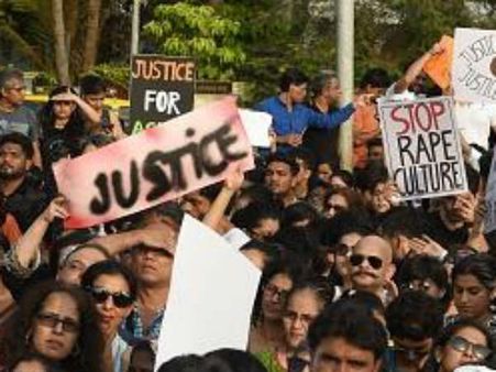 సర్వే సంచలనం: భారత్‌లో మహిళలకు భద్రత కరువు