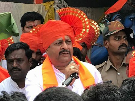 బుర్కాలు, టోపీలు వేసుకుని వస్తే ఆఫీసులోకి నో ఎంట్రీ: బీజేపీ ఎమ్మెల్యే, సహాయం చెయ్యం!