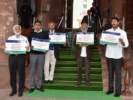 ఉపఎన్నికలు రావని తెలిసి ఎంపీలతో జగన్ డ్రామాలు, బీజేపీతో కుమ్మక్కు: కేశినేని-కొనకళ్ల