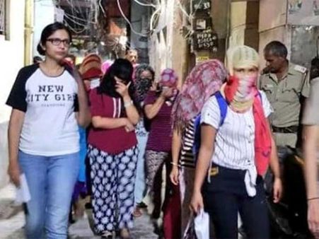 అక్రమ రవాణా: 16మంది యువతులకు విముక్తి కల్పించిన డీసీడబ్ల్యూ