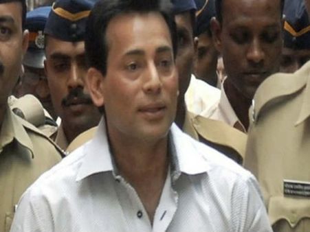 సంజు చిత్ర బృందానికి అబూసలేం లీగల్ నోటీసులు