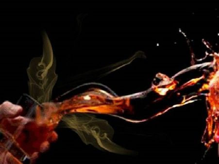 కూతురుపై చేయిచేసుకున్నాడని...అల్లుడి ముఖంపై యాసిడ్ పోసిన అత్త