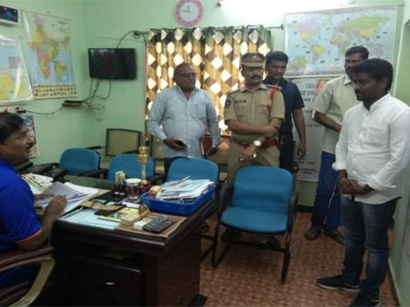 అమ్మ‌ ను కాపాడుకోవ‌డం కోసమే...ఎర్రచందనం స్మగ్లింగ్ చేశాః న‌టుడు హ‌రి