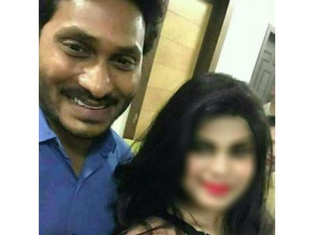 జగన్‌తో సెల్ఫీ వివాదంపై...స్పందించిన నటి అలేఖ్య ఏంజెల్:ప్లీజ్...ఆ ఫోటోను తీసేయండి