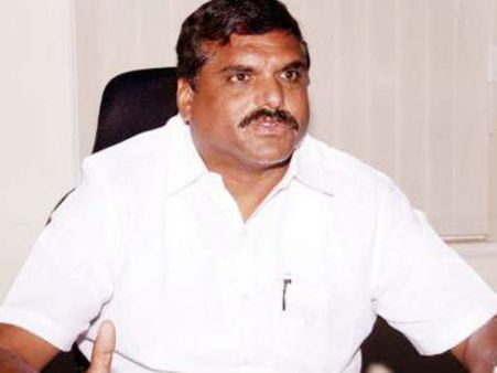 విజయనగరం వైసీపీలో ముసలం: బొత్స కోలగట్ల వర్గాల మధ్య విభేదాలు..?