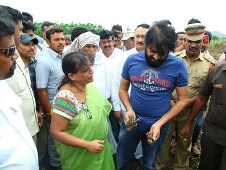 పవన్‌ కళ్యాణ్ మతిస్థిమితం లేకుండా మాట్లాడుతున్నారు:రాజధాని రైతు నేతలు