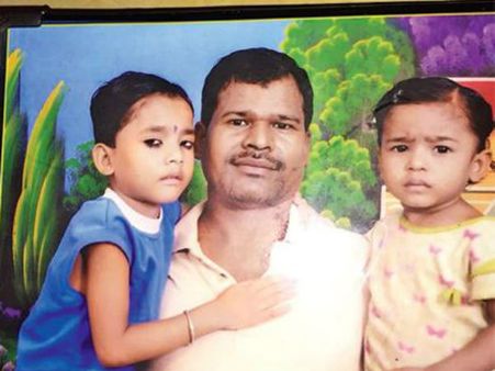 కన్నీటి గాథ: ఆకలికి అలమటించి చనిపోయిన చిన్నారులు