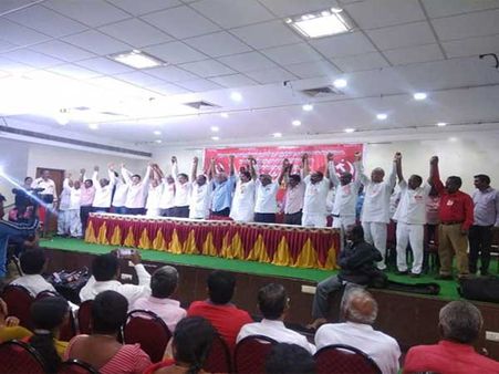 ప్రజలకు కావాల్సింది స్మార్ట్ సిటీలు కాదు స్మూత్ సిటీలు...బహిర్గతం చేయండి:వామపక్ష నేతలు