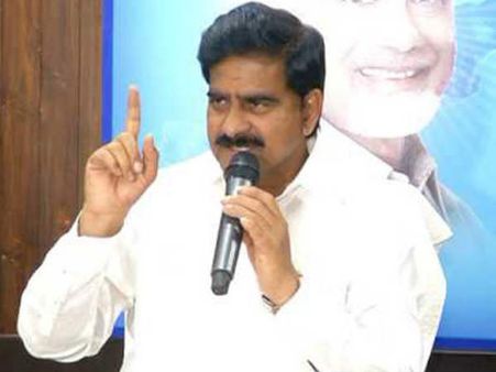 పోలవరం ప్రాజెక్ట్ చూడకుండా...గోదావరి జిల్లా దాటిన వ్యక్తి జగన్:మంత్రి ఉమా