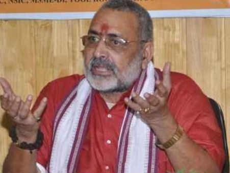 హిందువులను మాత్రమే ప్రభుత్వం అరెస్టు చేస్తోంది: గిరిరాజ్ వివాదాస్పద వ్యాఖ్యలు