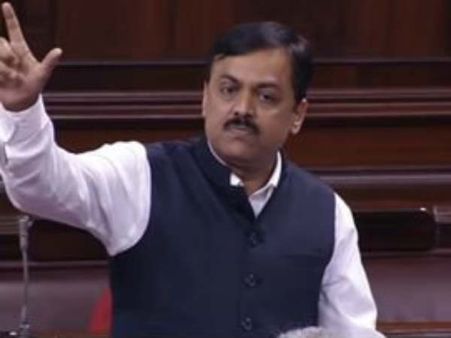 టీడీపీ నేతలు బెదిరించారు: జీవీఎల్ సభా హక్కుల నోటీసు, షాకిచ్చిన టీడీపీ అభిమాని!