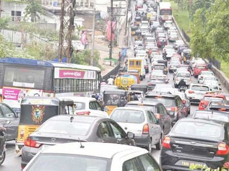 మాదాపూర్ టు సికింద్రాబాద్: 13 కి.మీ. మేర భారీ ట్రాఫిక్ జామ్, ఇక్కట్లు