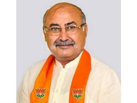 నేతలు కాదు కామాంధులు: ఉద్యోగం ఇప్పిస్తానని చెప్పి అత్యాచారం చేసిన బీజేపీ నేత