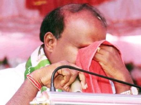 ఏడ్చింది నిజమే కానీ తప్పుగా అర్థం చేసుకున్నారు: కుమారస్వామి ట్విస్ట్