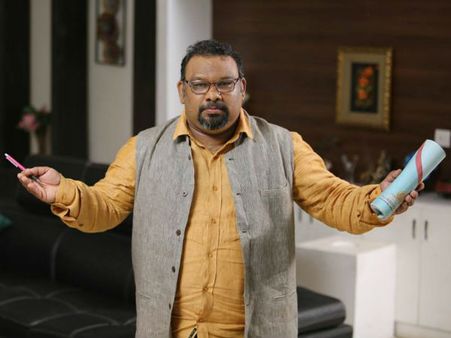 పరిపూర్ణానంద ఆగ్రహం: మహేష్ కత్తికి పోలీసుల షాక్, నగర బహిష్కరణ