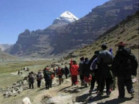 మానససరోవర యాత్ర: ఇబ్బందుల్లో తెలుగు యాత్రికులు, బేస్ క్యాంపులో 3వేలమంది