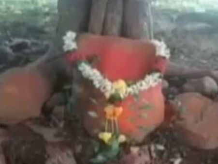 చంద్ర గ్రహణం రోజు నరబలి: తప్పించుకున్న యువకుడి ఫిర్యాదు, ఏడుగురు అరెస్ట్