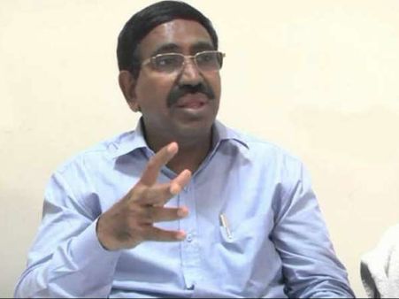 మున్సిపాలిటీల్లో పన్నులు పెంచం...పందులకు హాస్టల్స్:మంత్రి నారాయణ