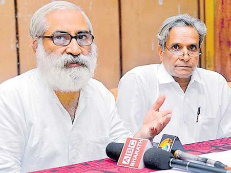 ప్రజాధనంతో సొంత ప్రచారమా?:చంద్రబాబుపై రామన్‌ మెగసెసె అవార్డు గ్రహీత సందీప్‌ పాండే మండిపాటు