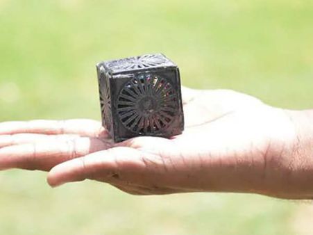 భారత విద్యార్థుల ఘనత: ప్రపంచ అత్యంత చిన్న ఉపగ్రహాన్ని రూ.15వేలకే రూపొందించారు!