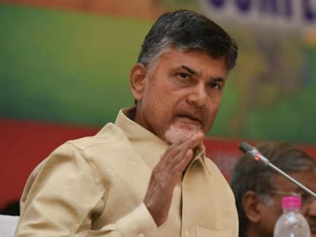 కన్నాపై చెప్పు విసిరిన ఘటనపై చంద్రబాబు స్పందన:రాష్ట్రానికి ద్రోహం చెయ్యొద్దు