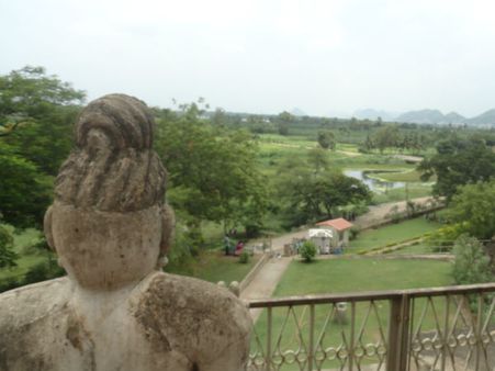 ఉండవల్లిలో భూసేకరణ ప్రక్రియ నిలిపివేస్తూ...హైకోర్టు మధ్యంతర ఉత్తర్వులు