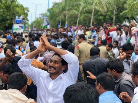 రూట్ మారిన జగన్ పాదయాత్ర: కారణంపై భిన్నవాదనలు!