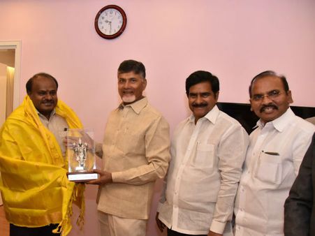టార్గెట్ బీజేపీ! మనమంతా ఏకమవ్వాలి: కుమారస్వామితో చంద్రబాబు భేటీ, కీలక చర్చ