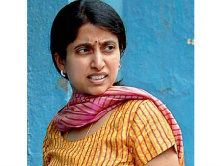 భారతిపై ఛార్జీషీట్‌లో ట్విస్ట్!: 'ఈడీ ఉద్యోగులు టీడీపీ నేతల బంధువులు', మోడీని లాగిన తమ్మినేని