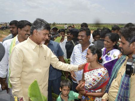 చేసేదే చెబుతాం...చెప్పింది చేస్తాం: చంద్రబాబు; నిరుద్యోగ భృతి చాలా రాష్ట్రాల్లో విఫలమైంది:డొక్కా