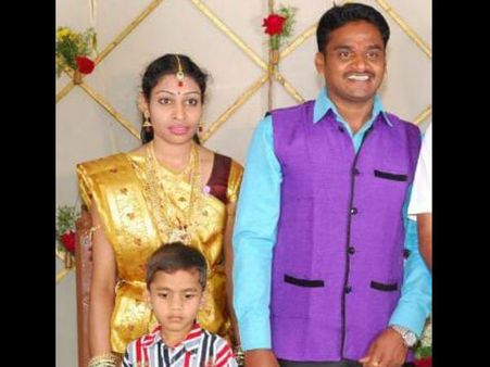 వరకట్నం వేధింపులు, నిప్పంటించుకుని 18 నెలల చిన్నారి, తల్లి ఆత్మహత్య!