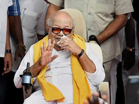 కరుణానిధి శాఖాహారిగా ఎందుకు మారారంటే: చెప్పిన కనిమొళి