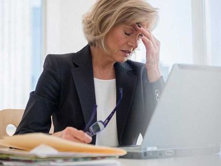 ప్రమోషన్లు, జీతాల కోసం ఎక్కువ పనిచేస్తున్నారా?: ఐతే మీ జీవితానికి మీరే చరమగీతం పాడేస్తున్నారు!