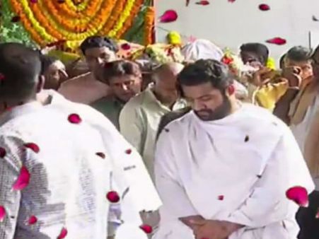 హరికృష్ణ భౌతికకాయాన్ని ఎన్టీఆర్ భవన్ ఎందుకు తీసుకు వెళ్లలేదంటే?