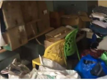 కేరళ విపత్తు: అధికారుల కక్కుర్తి! సహాయ సామాగ్రిని మాయం చేస్తూ.. అరెస్ట్