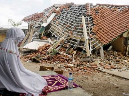 ఇండోనేసియాలో భూకంపంతో 25సెం.మీ. పైకి వచ్చిన ద్వీపం, 387కు పెరిగిన మృతులు