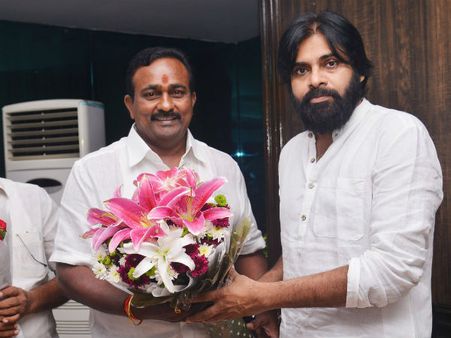 ముస్లింల సభ నిర్వహణపై రాష్ట్ర మంత్రుల సమీక్ష...వచ్చే ఎన్నికల్లో శెట్టి బలిజలకు జనసేన ప్రాధాన్యం