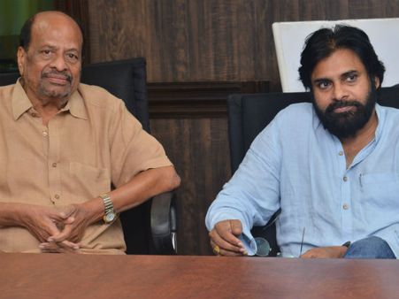 జనసేనలో ముత్తాకు కీలక పదవి!: ఆ ఇంగ్లీష్ ఛానల్ షోలో హోస్ట్‌గా పవన్ కళ్యాణ్