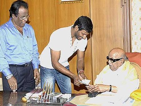 తిరుగులేని మహానేతకు మెరీనా బీచులో చోటివ్వాల్సిందే: విశాల్