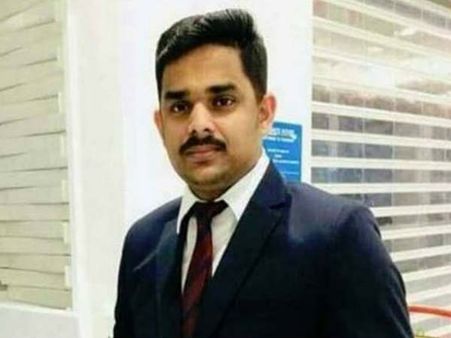 వరదలపై ఒమన్ కేరళవాసి దారుణమైన ట్వీట్, ఊడిన ఉద్యోగం