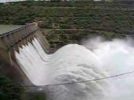 పోటెత్తుతున్న నదులు...జలాశయాల గేట్లు ఓపెన్:వరద బాధితులకు పాముల బెడద...ఒక్కరోజులో ఒక్క చోటే 24 మందికి