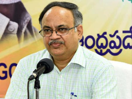 అవాస్తవాల 'ఉగ్రదాడి', రాజీనామా చేస్తా: బీజేపీ నేతపై కుటుంబరావు తీవ్రవ్యాఖ్యలు