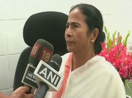 అక్కడ చంద్రబాబు ఉన్నారు మోడీ ఆటలు సాగవ్!: అద్వానీని కలిసిన మమత