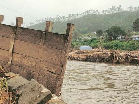 ప్రకృతి ప్రకోపానికి కొట్టుకుపోయిన మున్నార్ అందాలు