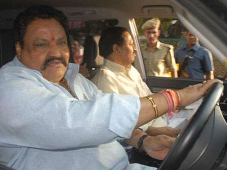 'ఆ ఉమ్మడి కుటుంబం మళ్లీ కలిసింది': హరికృష్ణకు అతనే డ్రైవర్‌గా వచ్చి ఉంటే...