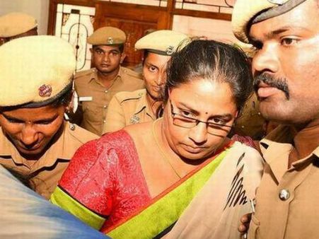 కాలేజీ అమ్మాయిలను ప్రలోభపెట్టా, వారి కోసమే: నిర్మలాదేవి