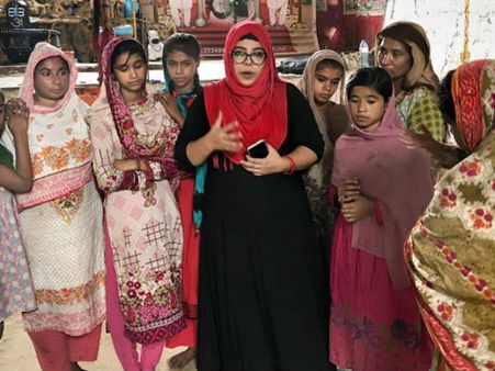 మతం కాదు మనుషులే ముఖ్యం: సలాం అని టీచర్ అంటే జైశ్రీరామ్ అని విద్యార్థులు అంటారు