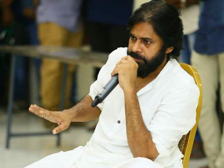 పవన్‌ పోటీ చేసేది పశ్చిమ గోదావరి నుంచా?...రాజకీయ పరిశీలకుల విశ్లేషణ