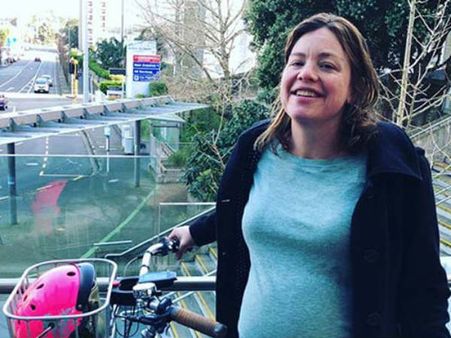 కారులో స్థలం లేదని ప్రసవం కోసం సైకిల్‌పై ఆసుపత్రికి వెళ్లిన మహిళా మంత్రి