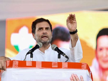 మోడీ దోపిడీకి కేసీఆర్ చప్పట్లు, కాంగ్రెస్‌లోకి రండి, అందరికీ ఉద్యోగాలు: తెలుగులో రాహుల్